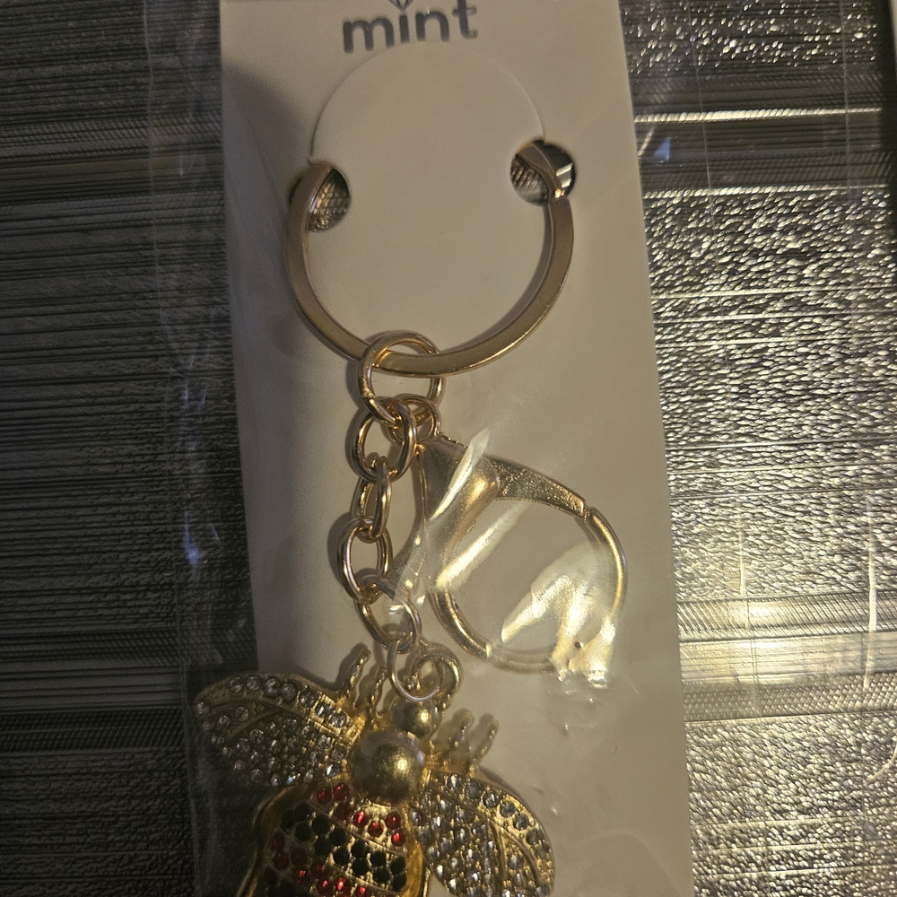 Bundle Of 6 Gold Bee Keychain Charm - Rhinestone Accent - Picture 3 of 6